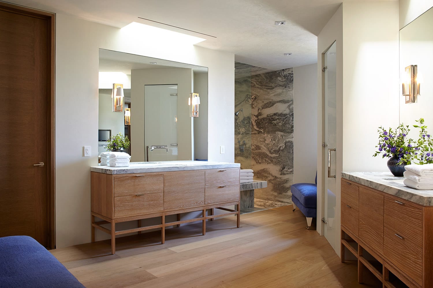 Wood-flooring-in-bathroom